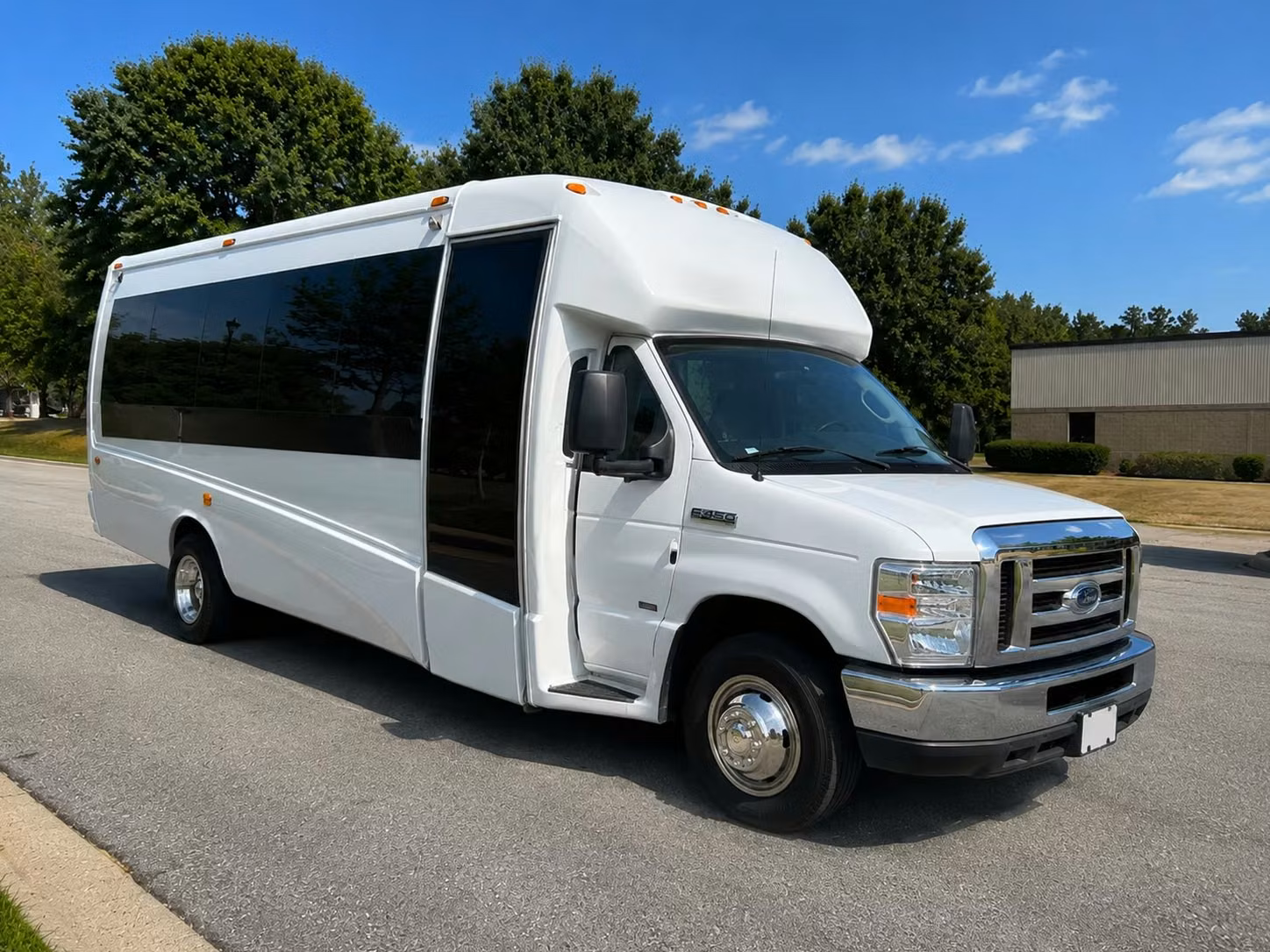 sacramento 18 passenger minibus rental